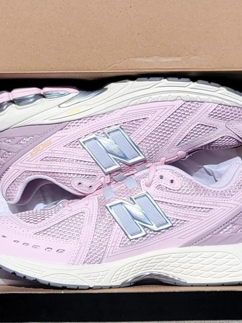 Women's 8 New Balance 1906R pink trainers GC1906CK New in Box